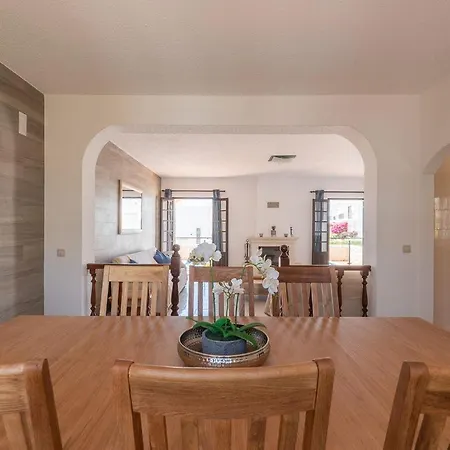 Quinta Jolu - 4 Bed Private With Pool Close To Shopping And Restaurants 别墅