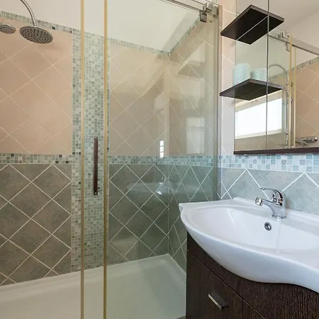 Quinta Jolu - 4 Bed Private With Pool Close To Shopping And Restaurants
