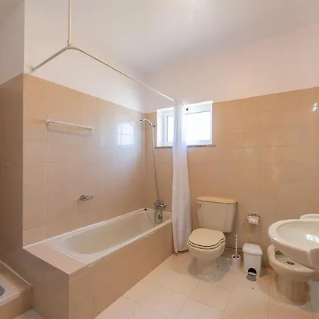 Quinta Jolu - 4 Bed Private With Pool Close To Shopping And Restaurants וילה